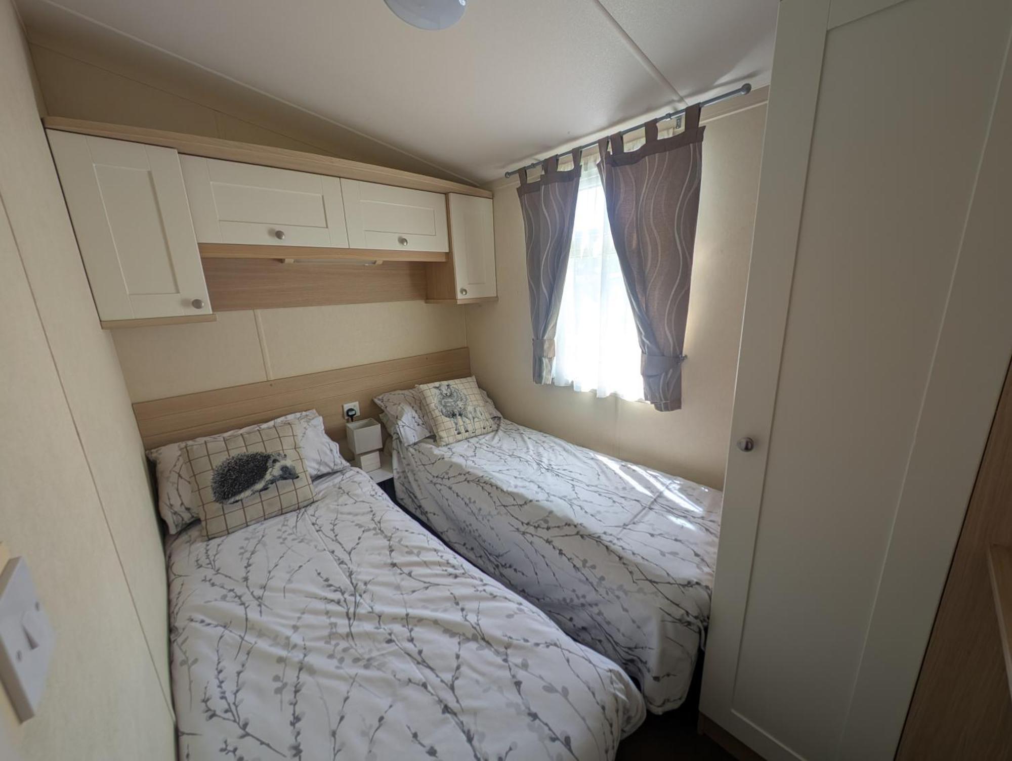 Red Squirrel Holiday Home In The Countryside, 10 Mins To Lligwy Beach Llandyfrydog 외부 사진